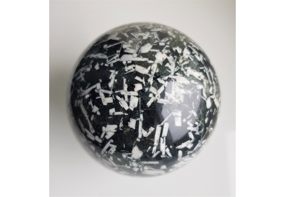 Kula z ozdobnego gabra z Nowej Rudy