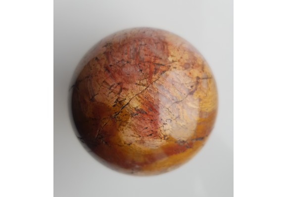 Kula z ozdobnej skały kwarcowo-serycytowej z okolic Żarowa