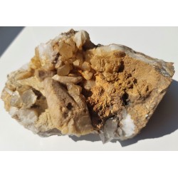 Piękna druza kwarcowo-kalcytowa w dolomicie ze Sławniowic