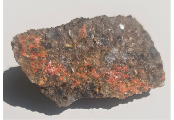 Realgar z kamieniołomu Rabe k. Baligrodu