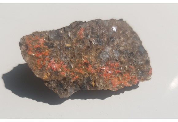 Realgar z kamieniołomu Rabe k. Baligrodu