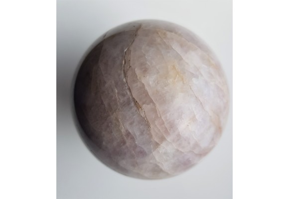 Kula polerowana z kwarcu różowego z Wielkiej Sowy (Góry Sowie)