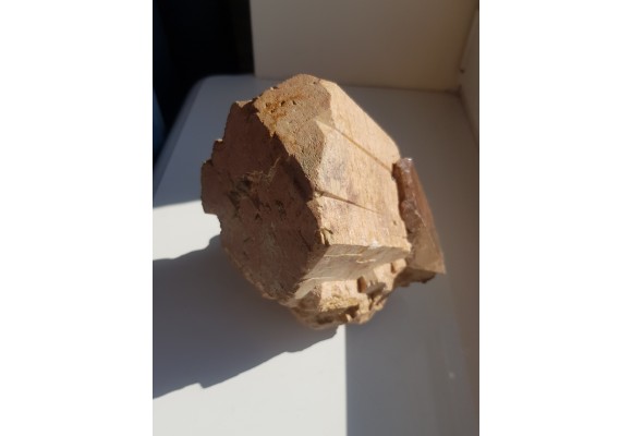 Wielki, idealnie wykształcony kryształ skalenia z kwarcem z okolic Jeleniej Góry