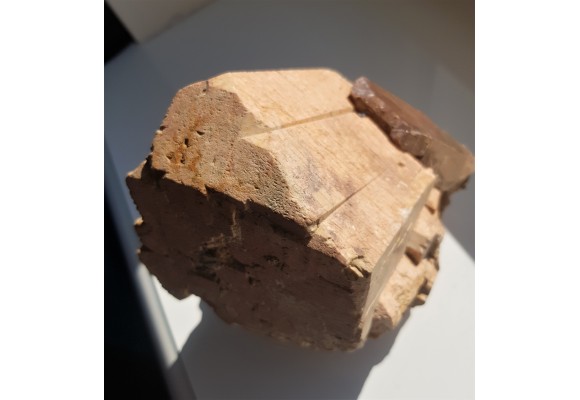 Wielki, idealnie wykształcony kryształ skalenia z kwarcem z okolic Jeleniej Góry