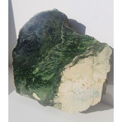 Nefryt na kontakcie z rodingitem z Jordanowa Śląskiego