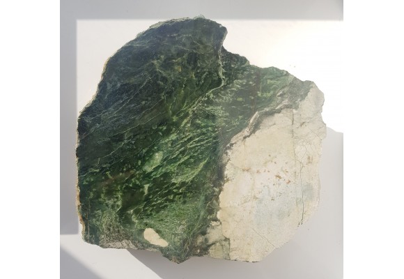 Nefryt na kontakcie z rodingitem z Jordanowa Śląskiego