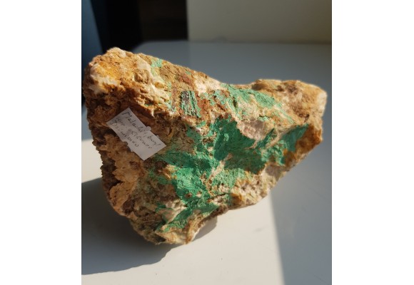 Obfite wydzielenia malachitu na barycie z Dziwiszowa