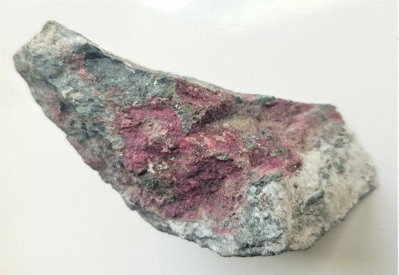 Erytryn z Ciechanowic k. Miedzianki w Sudetach