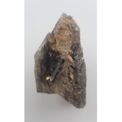 Kwarc dymny obficie przerośnięty kryształkami turmalinu z Łomnicy k. Jeleniej Góry