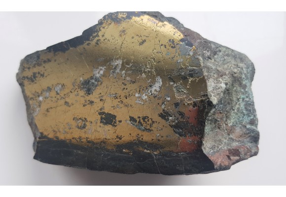 Masywna, miąższa żyła chalkopirytu z Miedzianki sudeckiej