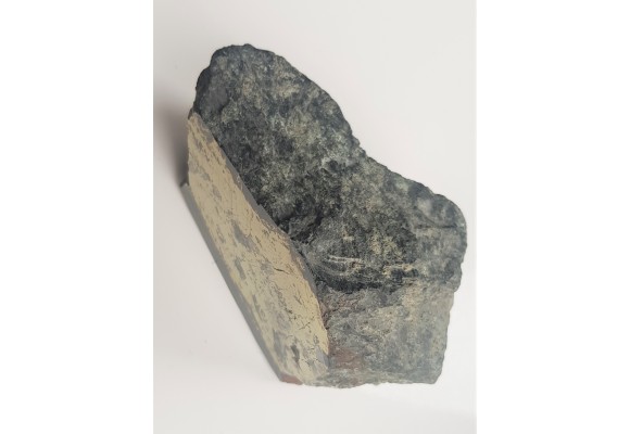 Masywna, miąższa żyła chalkopirytu z Miedzianki sudeckiej