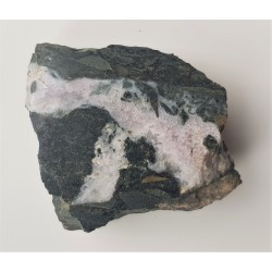 Ametyst w gabrze z Nowej Rudy - Słupca