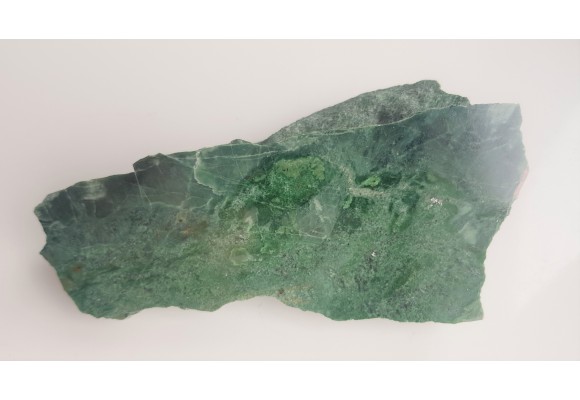 Prawdziwy jadeit z masywu Monviso we włoskich Alpach