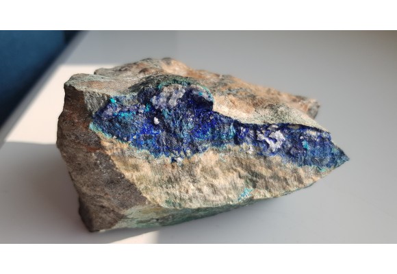 Kryształy azurytu z kopalni rud miedzi w Lubinie (LGOM)