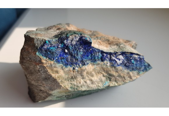 Kryształy azurytu z kopalni rud miedzi w Lubinie (LGOM)