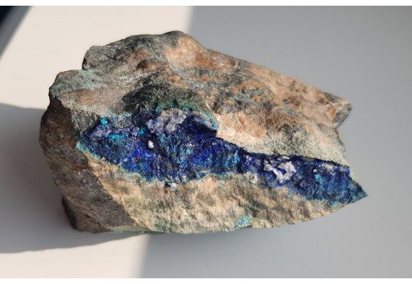 Kryształy azurytu z kopalni rud miedzi w Lubinie (LGOM)