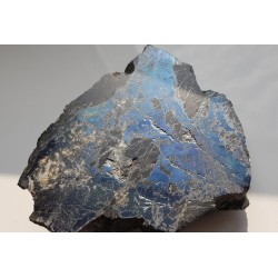 Muzealny okaz bornitu w żyle barytowej z Ciechanowic