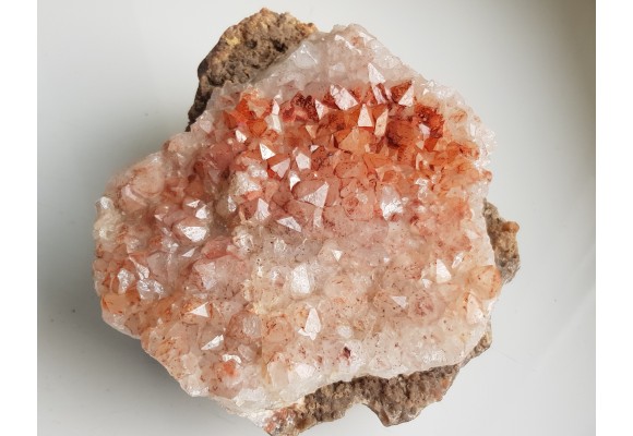 Okazała szczotka kwarcowa pokryta hematytem z Gozdna