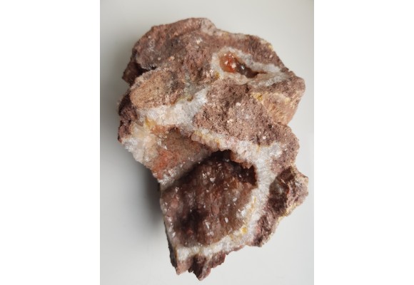 Geoda z kwarcem z czerwonym hematytem Gozdna w Górach Kaczawskich