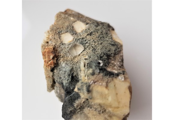 Topaz na skaleniu ze Strzegomia