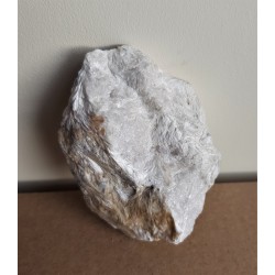 Okaz wollastonitu z Izerskich Garbów