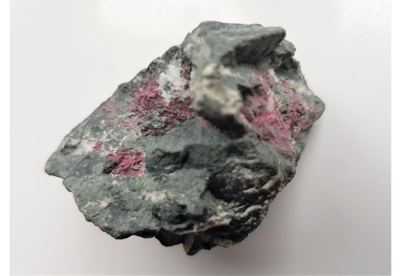 Erytryn i kottigit z Ciechanowic k. Miedzianki w Sudetach