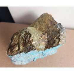 Bryłka masywnego chalkopirytu z Miedzianki k. Janowic Wlk.