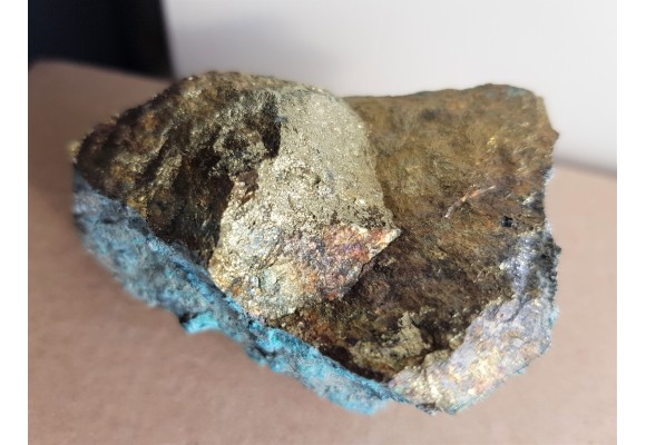 Bryłka masywnego chalkopirytu z Miedzianki k. Janowic Wlk.