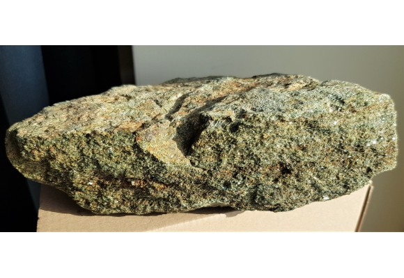 Omfacyt z Bielawy z bloku gnejsowego Gór Sowich