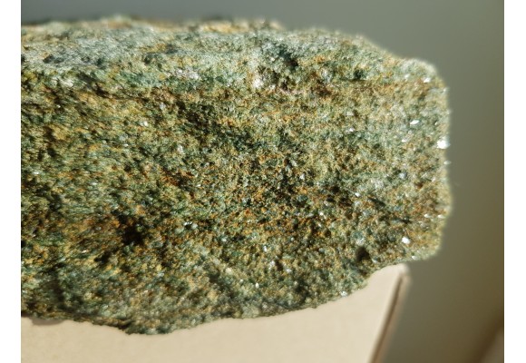 Omfacyt z Bielawy z bloku gnejsowego Gór Sowich