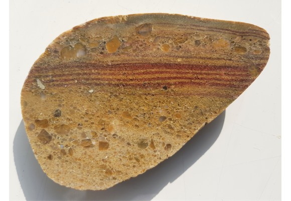 Zlepieniec z rytmicznymi strefami barwnymi, eratyk Dźwirzyno