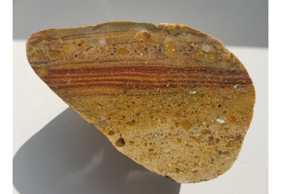 Zlepieniec z rytmicznymi strefami barwnymi, eratyk Dźwirzyno