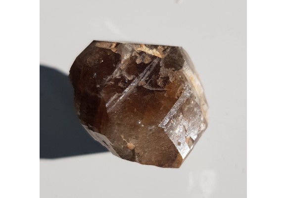 Wielki, idealnie wykształcony cyrkon z Uralu