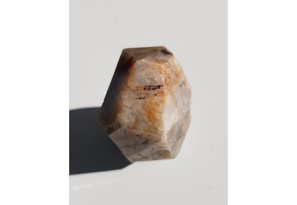 Wielki, idealnie wykształcony cyrkon z Uralu