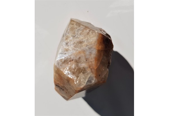 Wielki, idealnie wykształcony cyrkon z Uralu