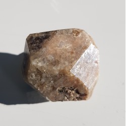 Wielki, idealnie wykształcony cyrkon z Uralu