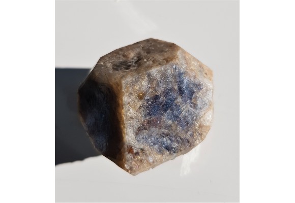 Wielki, idealnie wykształcony cyrkon z Uralu