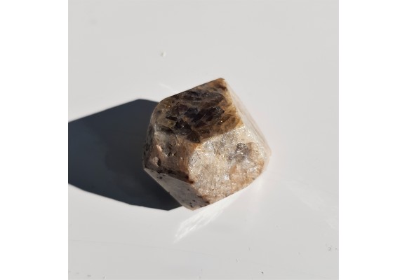 Wielki, idealnie wykształcony cyrkon z Uralu