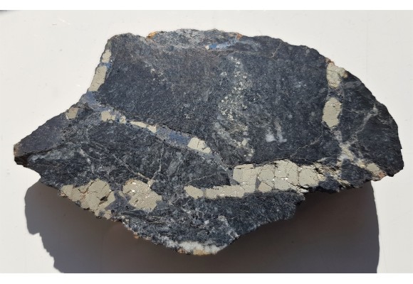 Żyły kruszcowe w masywnym łupku radzimowickim ze Starej Góry