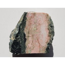 Polerowany rodingit z amfibolitów z Sobótki