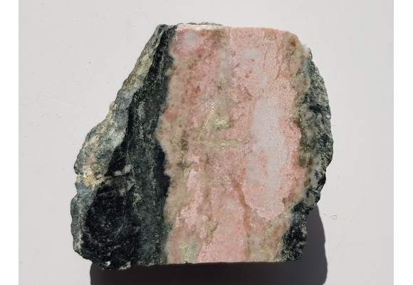 Polerowany rodingit z amfibolitów z Sobótki