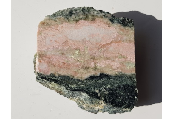 Polerowany rodingit z amfibolitów z Sobótki