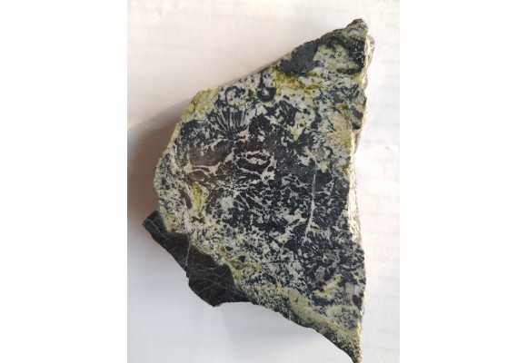 Hornblenda, magnetyt oraz serpofit z Kowar