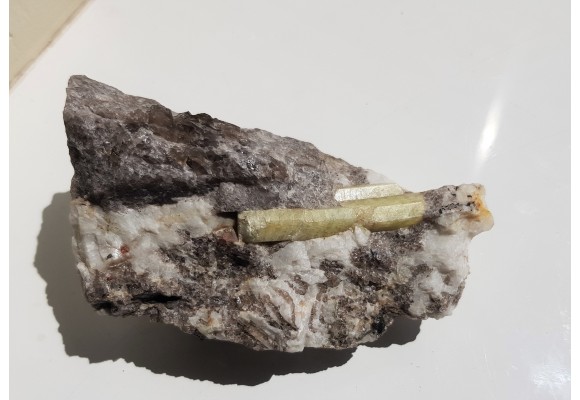 Kryształy berylu w pegmatycie z Piławy Górnej