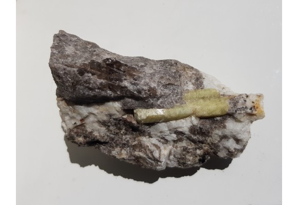 Kryształy berylu w pegmatycie z Piławy Górnej