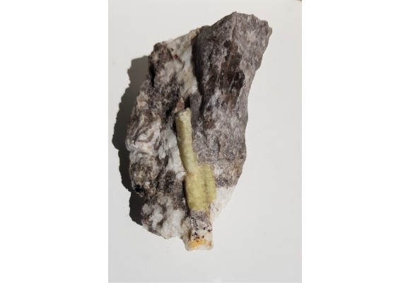 Kryształy berylu w pegmatycie z Piławy Górnej