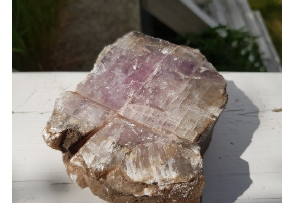 Intensywnie fioletowy, duży kalcyt z Grzęd