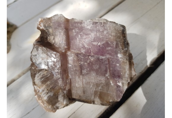 Intensywnie fioletowy, duży kalcyt z Grzęd