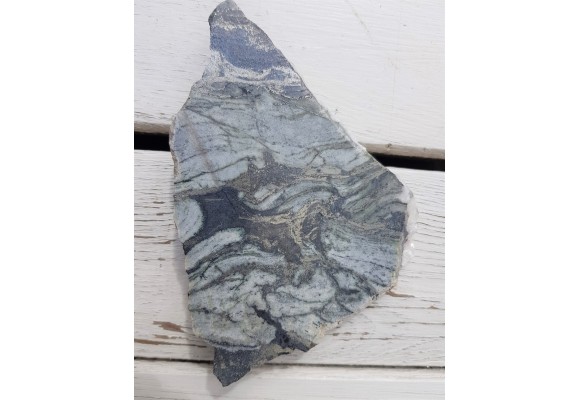 Okruszcowany, ozdobny marmur z Kowar