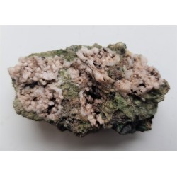 Szczotka kwarców mlecznych na skale żyłowej z Miedzianki k. Janowic Wlk.